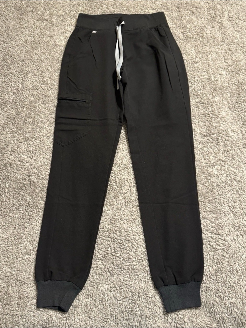 FIGS Technical Collection Women’s Scrub Set XS Black Top & XXS Jogger Pants - Picture 2 of 5